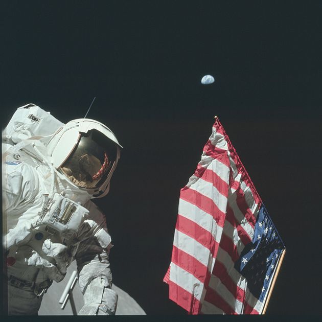 Астронавт из миссии «Аполлон-17» на Луне