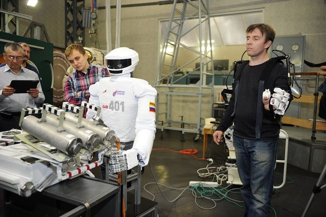 В России испытывается космический робот-андроид
