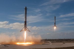 Ракета falcon heavy частной ракетостроительной компании SpaceX. Моды которые находятся здесь дают вам возможность построить такую же.